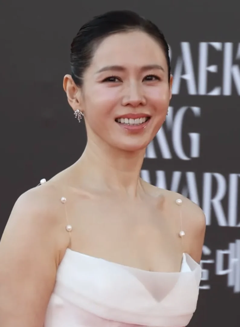 배우 손예진 공식 사진