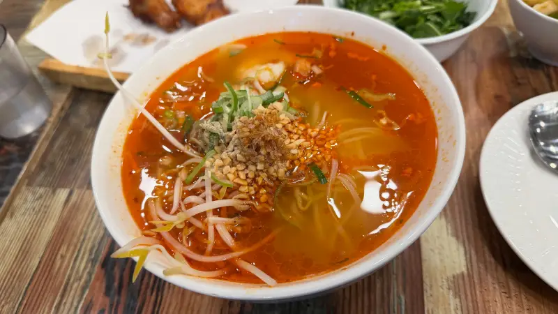 을지로 카오짜이 똠얌 쌀국수